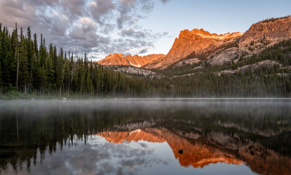 Hell Roaring Lake, Idaho Sawtooths, Sunrise